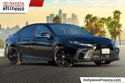 2025 Toyota Camry SE Sedan