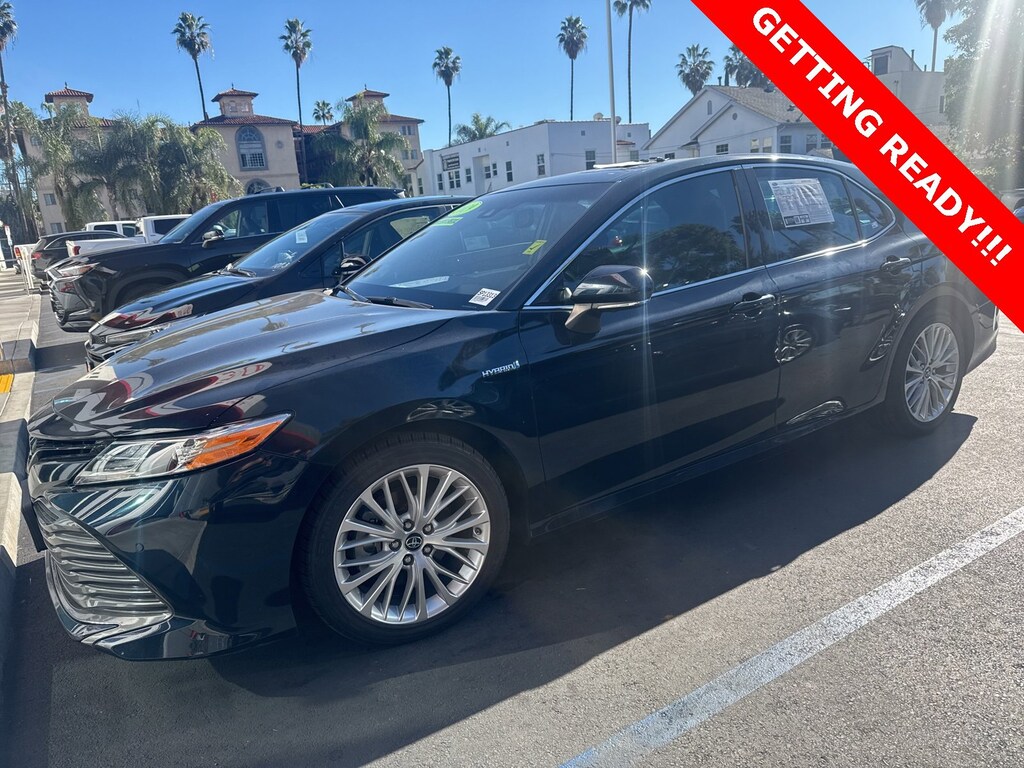 Used 2019 Toyota Camry Hybrid XLE Sedan