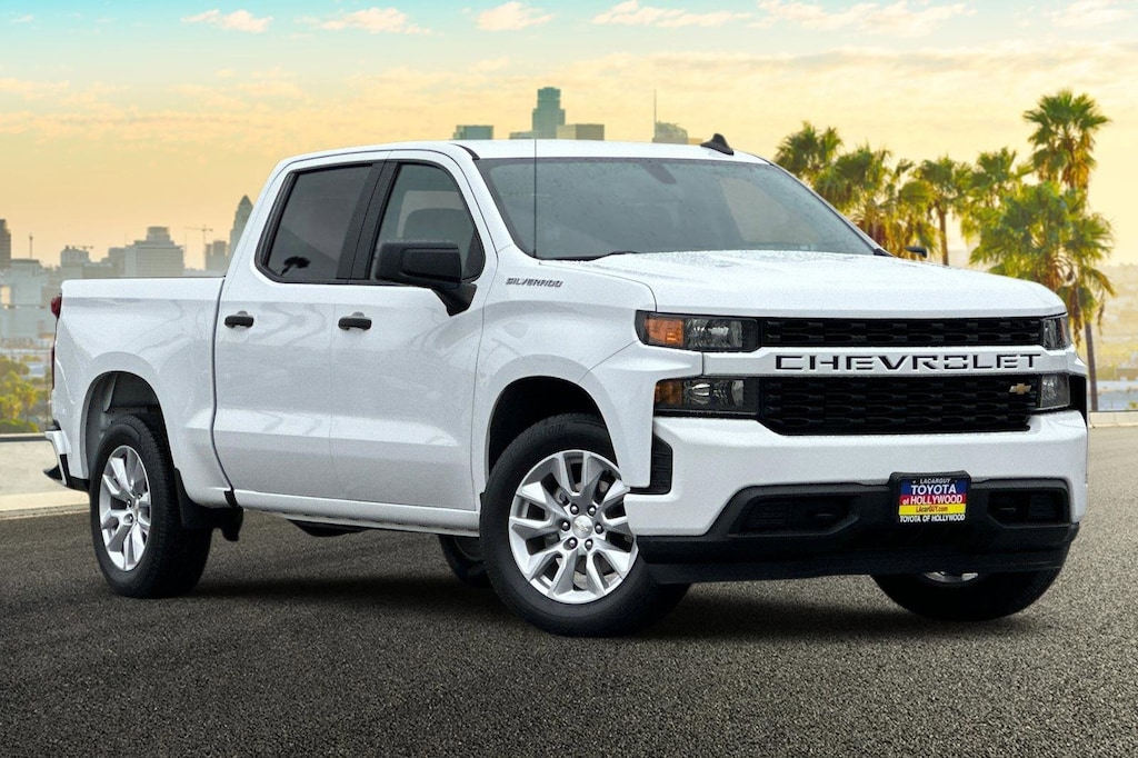 2020 Chevrolet Silverado 1500 Custom photo 2