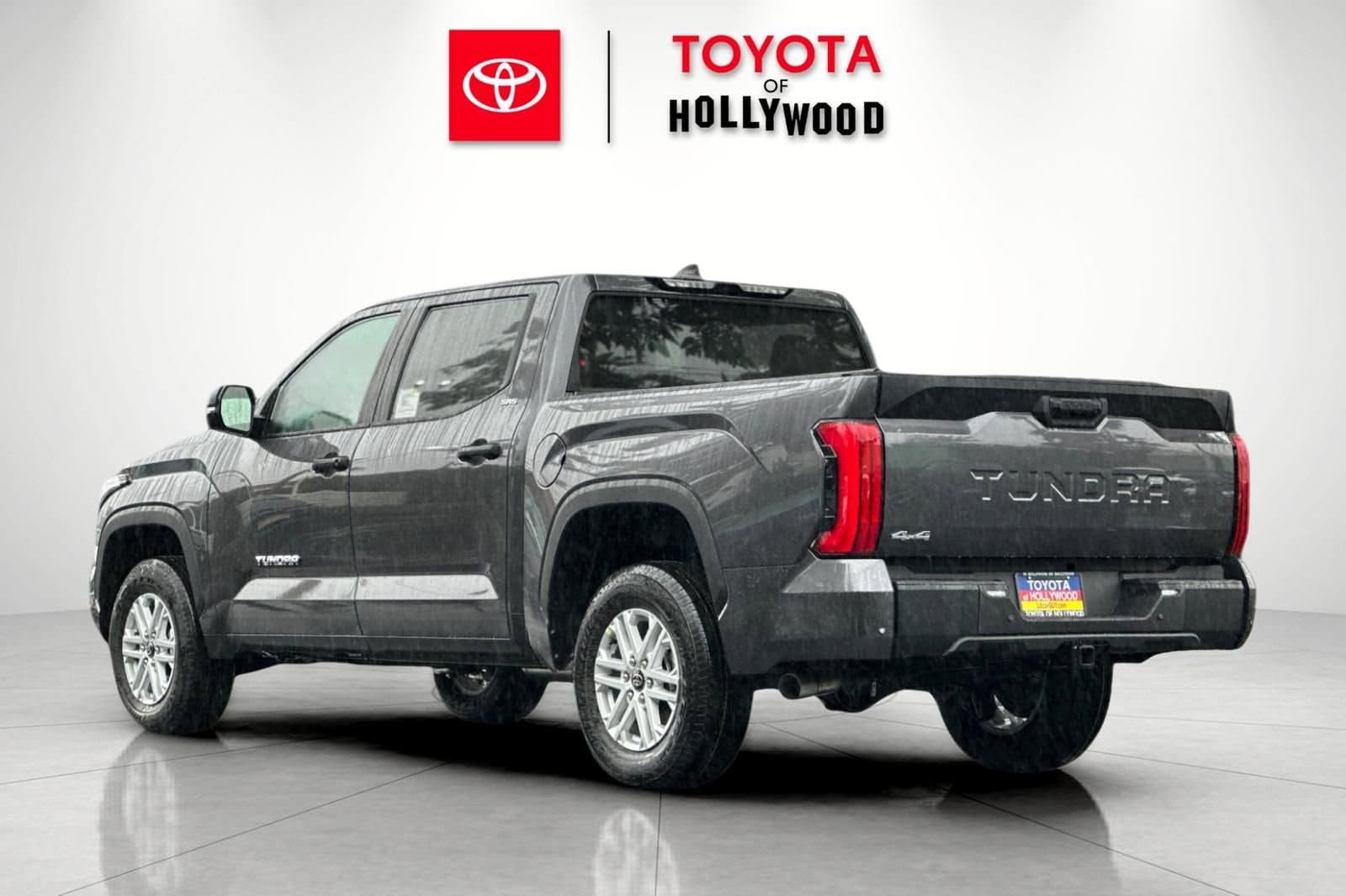2025 Toyota Tundra SR5 - Photo 6