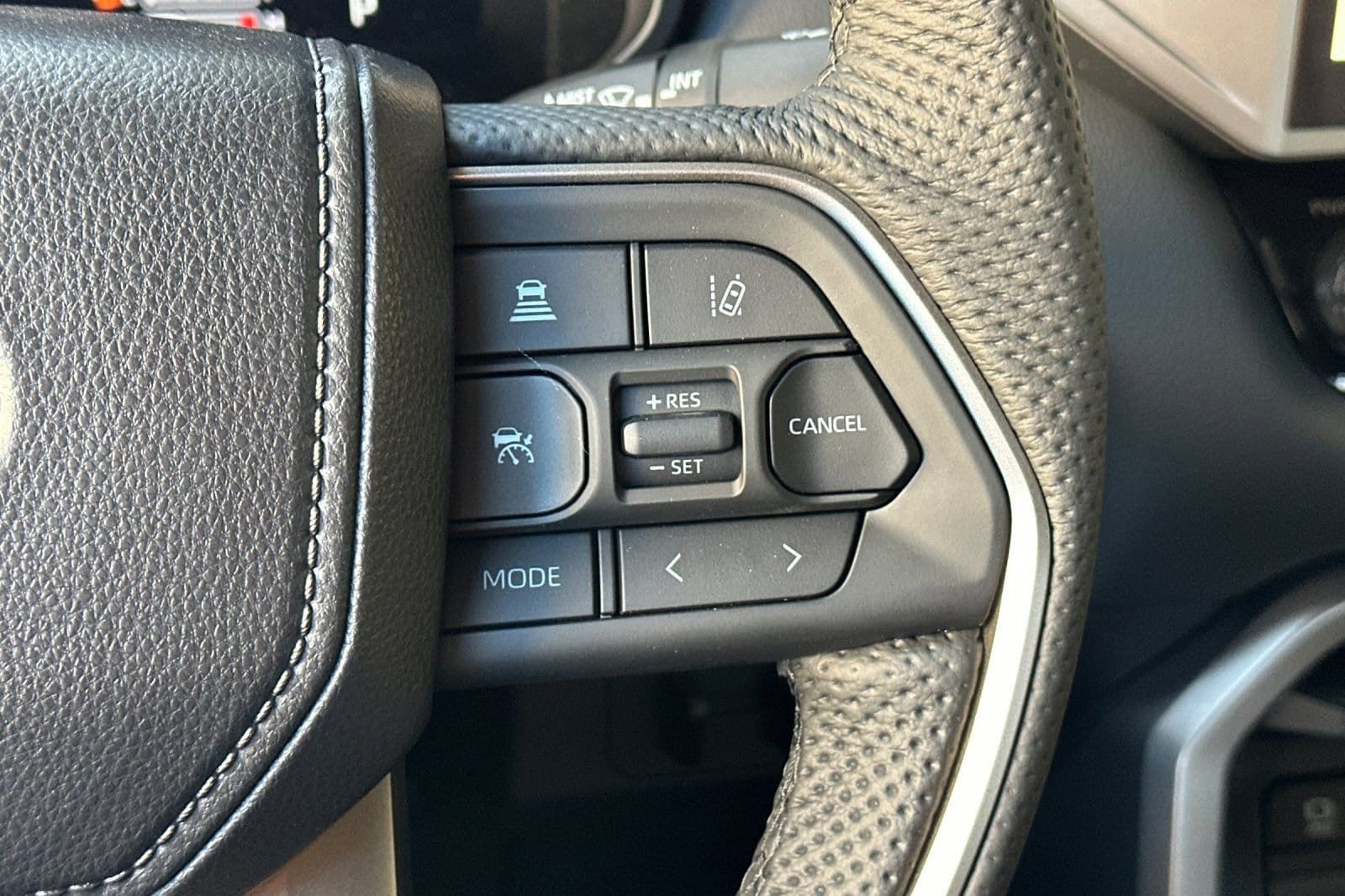 2025 Toyota Tundra Limited - Photo 26