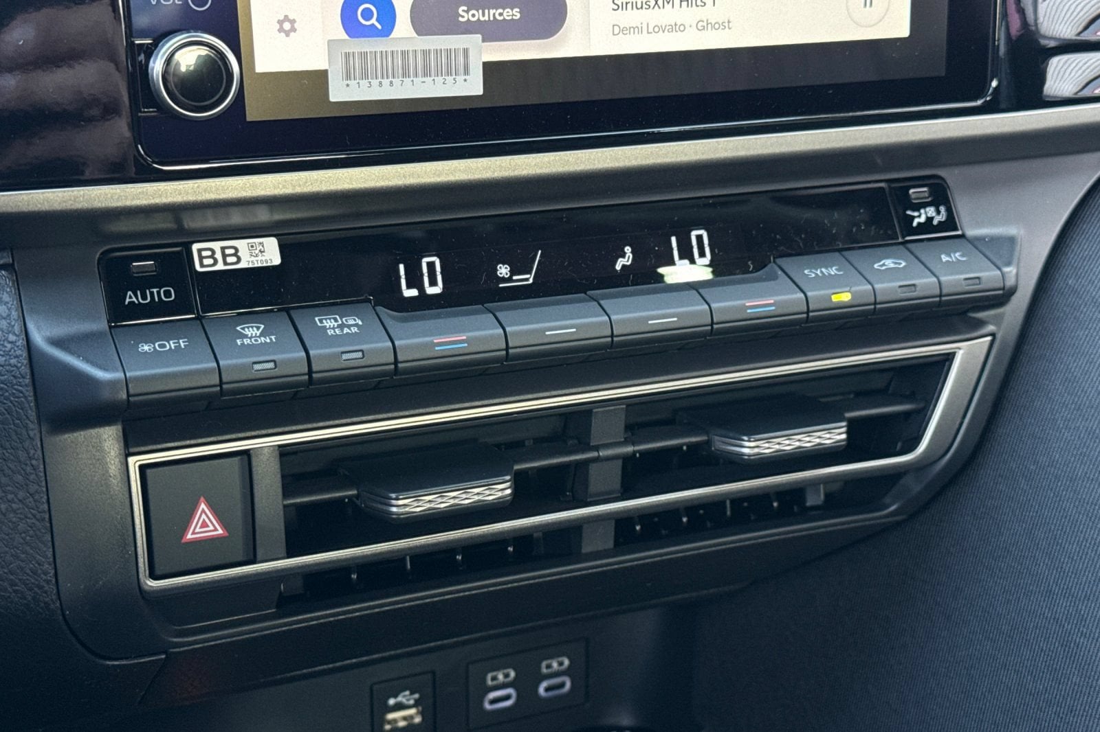 2026 Toyota Camry LE - Photo 23