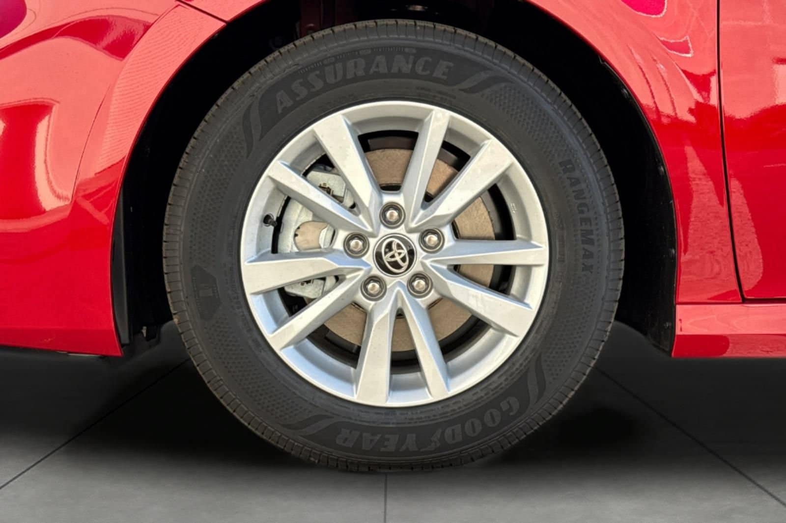 2026 Toyota Camry LE - Photo 32