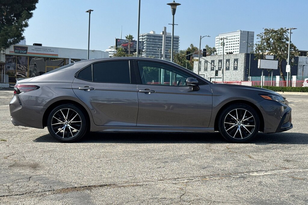 Used 2022 Toyota Camry SE Sedan