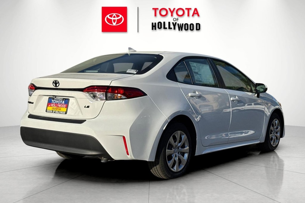 2026 Toyota Corolla LE photo 3