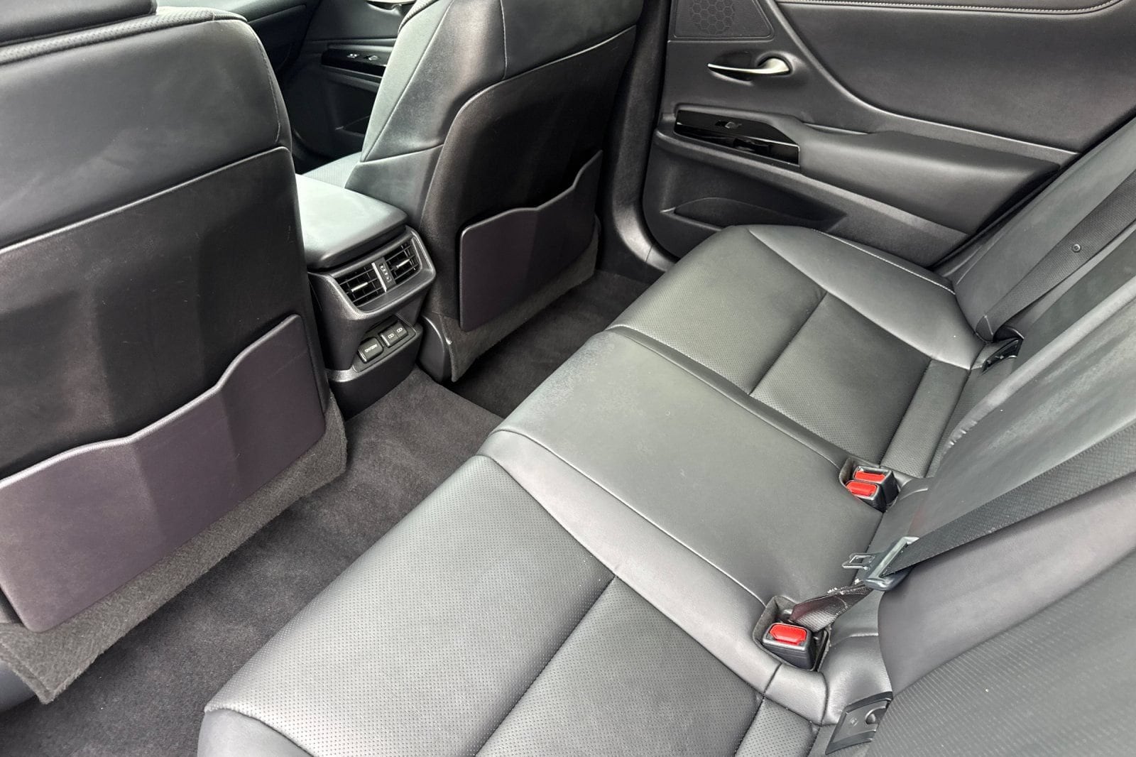 2023 Lexus ES 350 - Photo 12