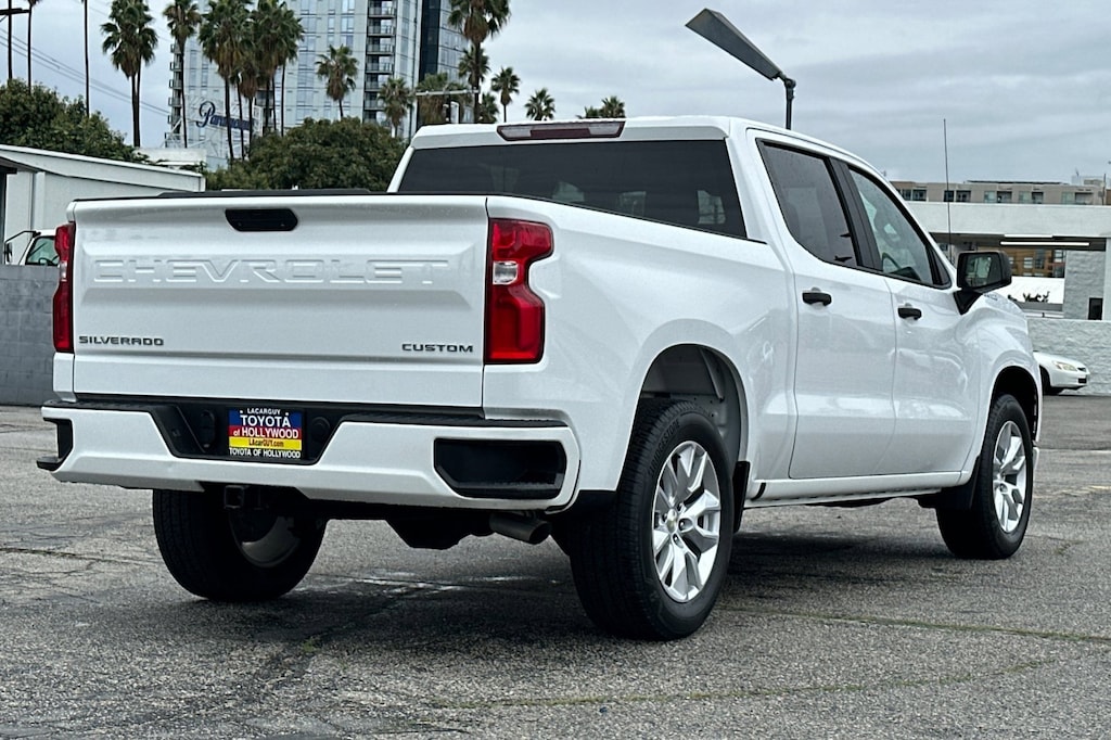 2020 Chevrolet Silverado 1500 Custom photo 3