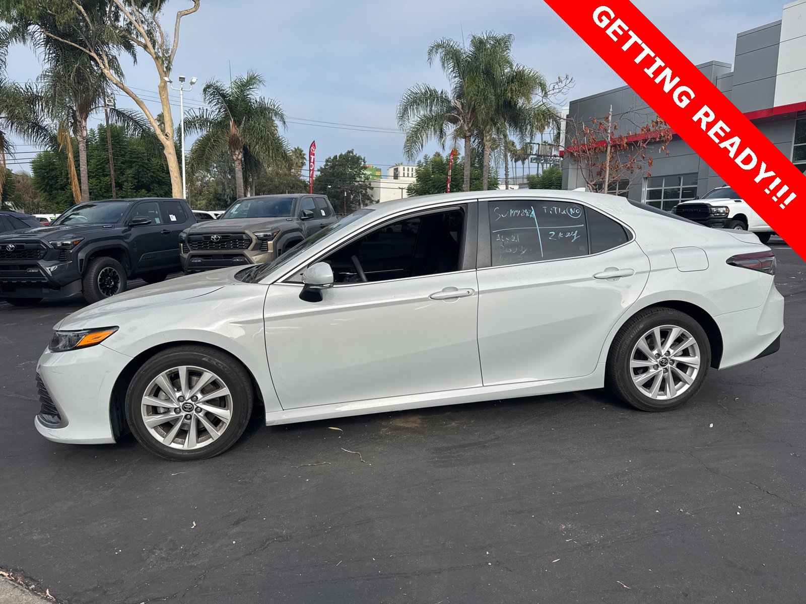 2023 Toyota Camry LE photo 2