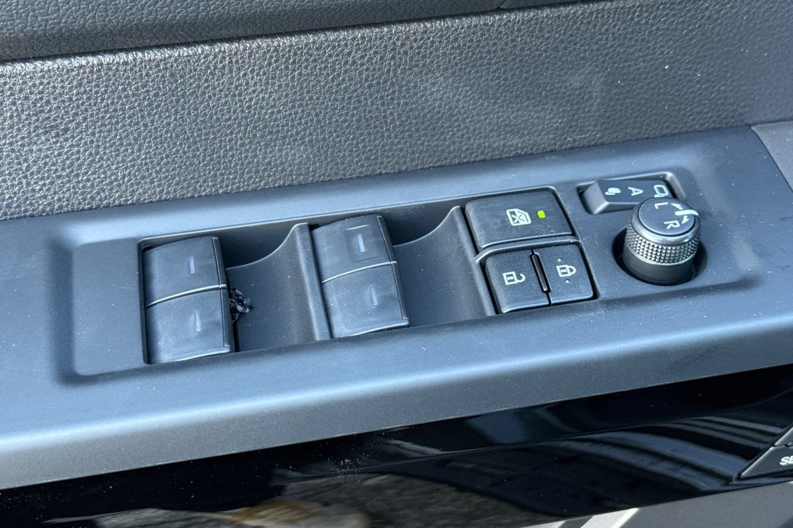 2026 Toyota Tundra Limited - Photo 11