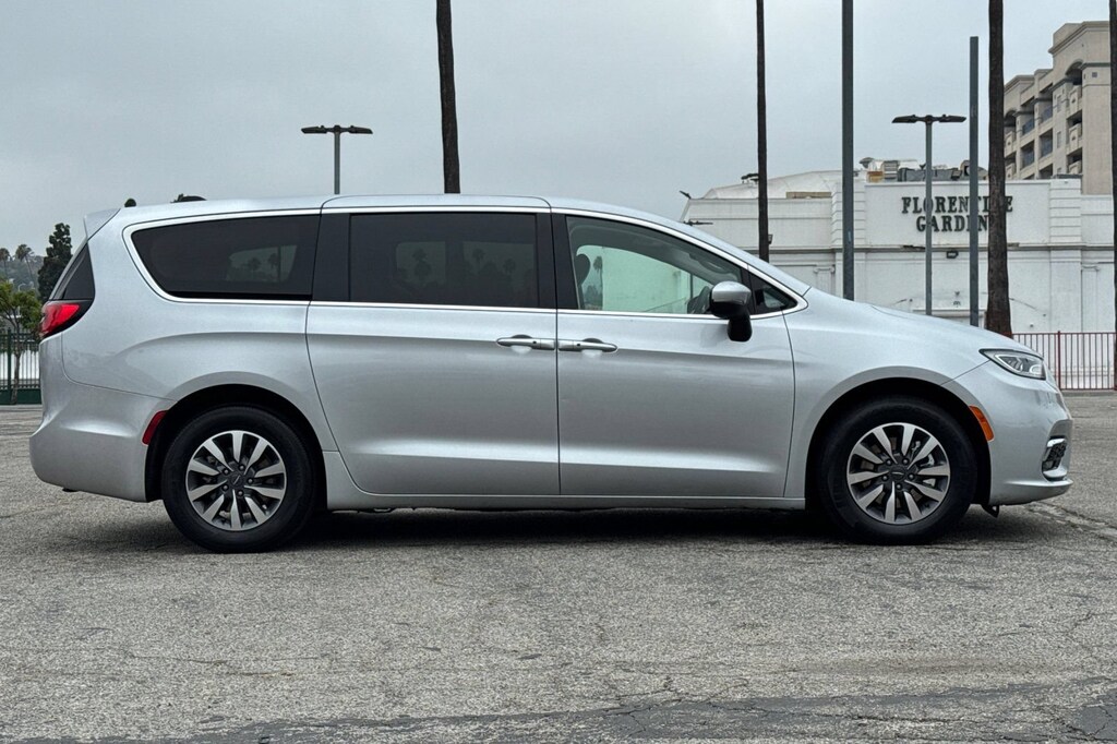 Used 2023 Chrysler Pacifica Plug-In Hybrid Touring L Van Passenger Van