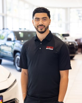 Staff member Ellis Reyes from bc44307952c9