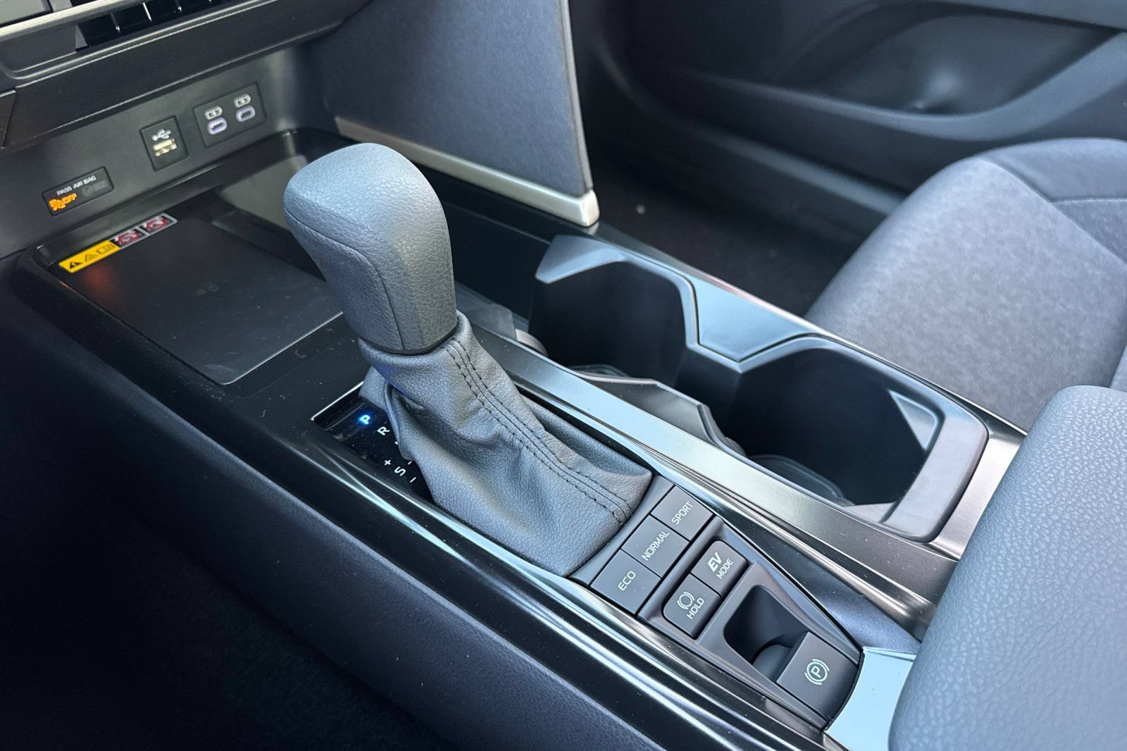 2026 Toyota Camry LE - Photo 24