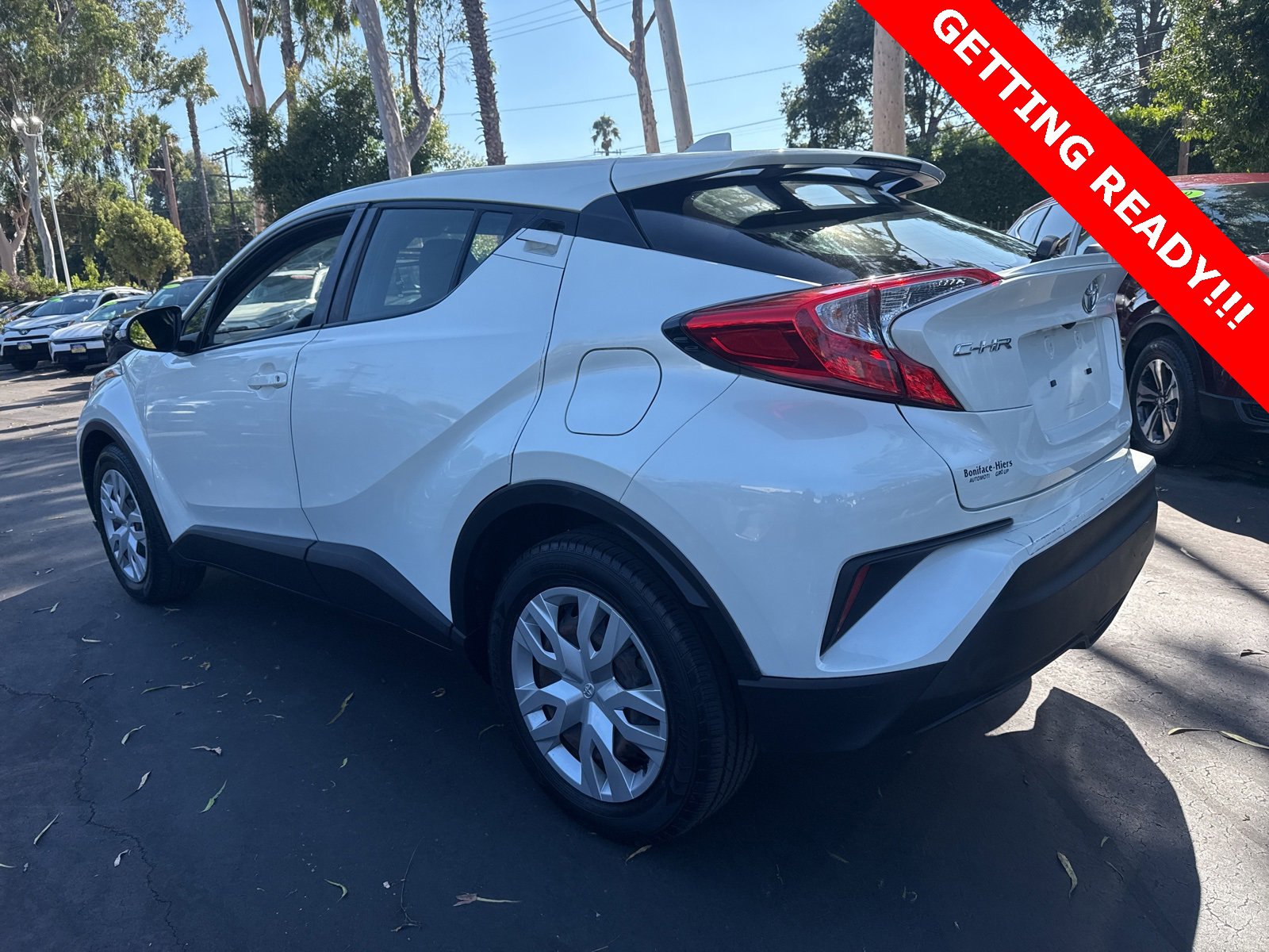 2021 Toyota C-HR LE photo 4