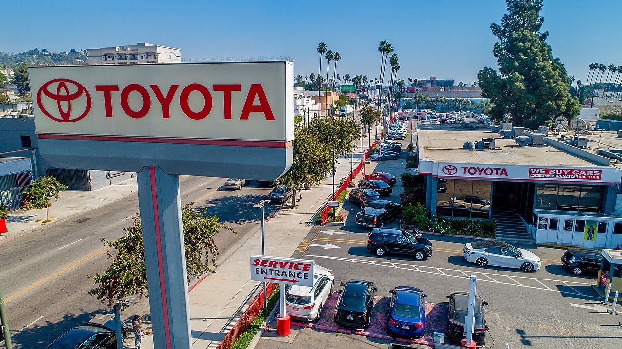 Hollywood Toyota Dealer | About Toyota of Hollywood