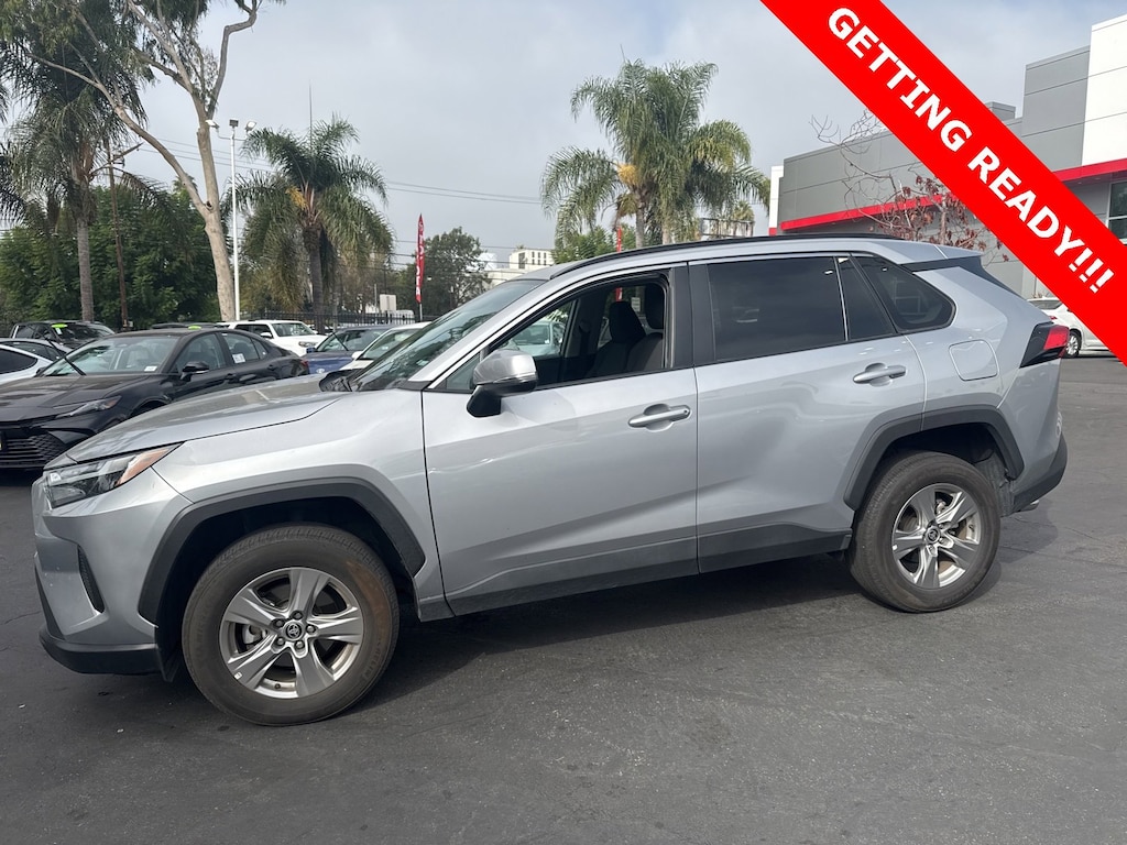 2024 Toyota RAV4 XLE photo 4