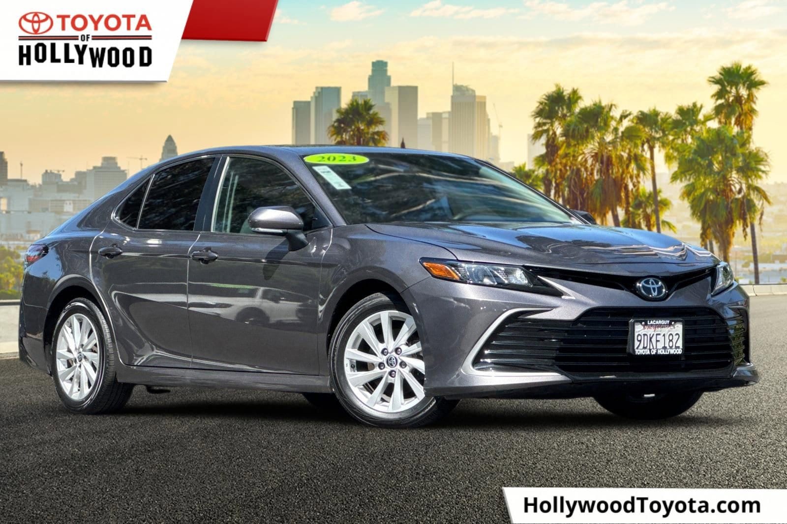 2023 Toyota Camry LE's photo