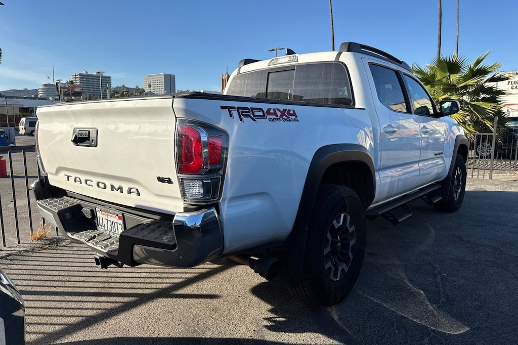 2023 Toyota Tacoma TRD V6 4x4 photo 3