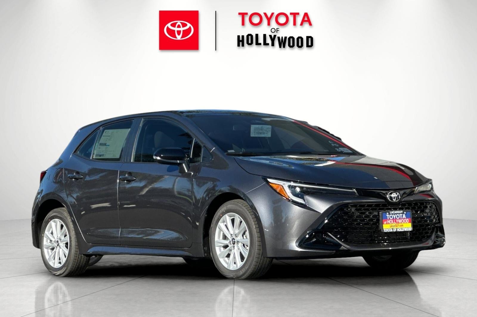 2026 Toyota Corolla Hatchback SE's photo