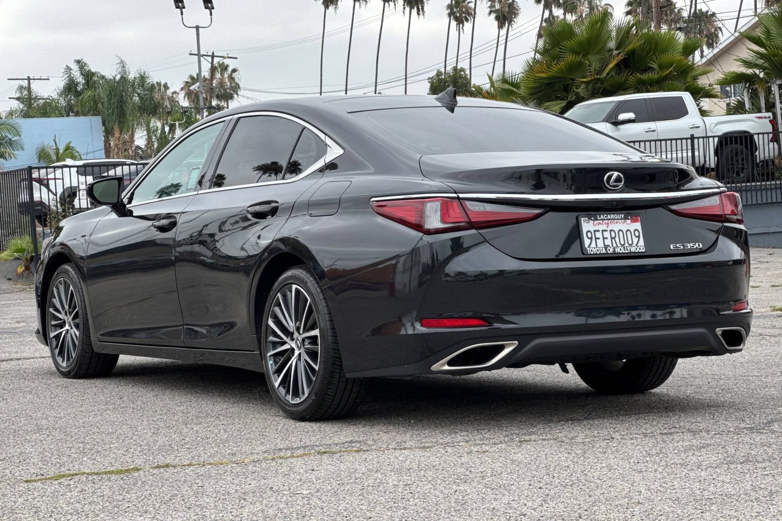 2023 Lexus ES 350 - Photo 6