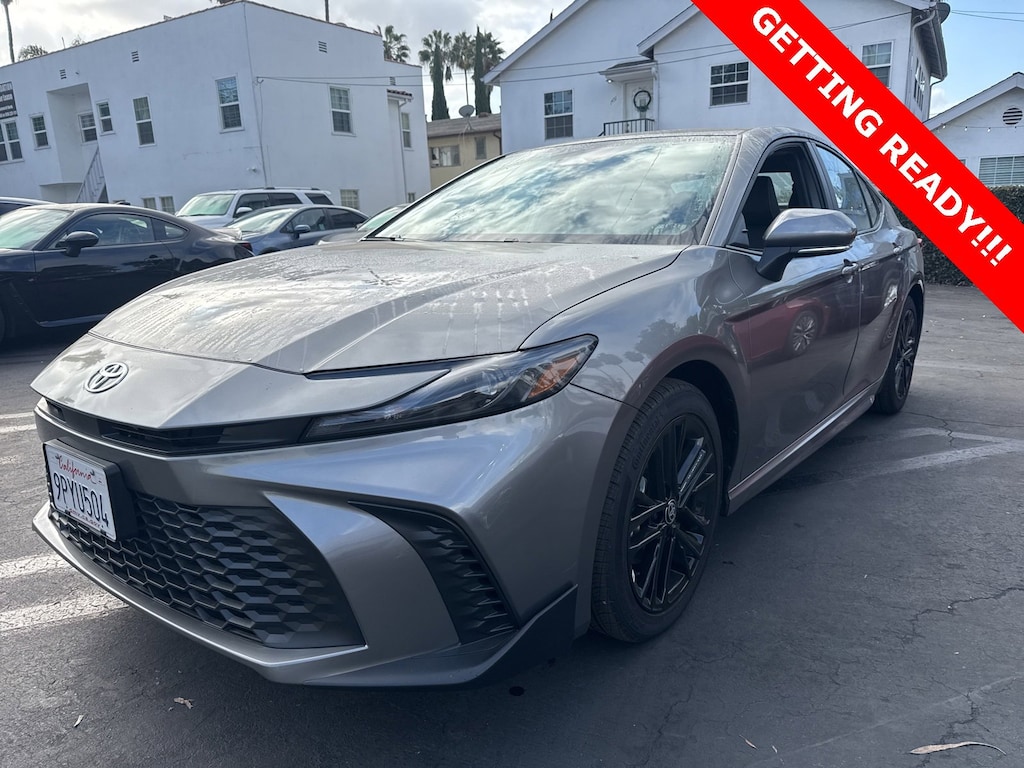 2025 Toyota Camry SE photo 2