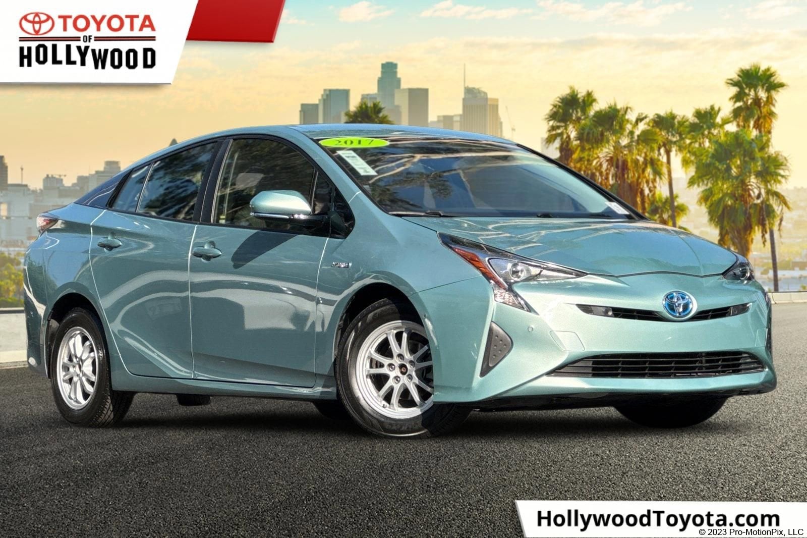 2017 Toyota Prius Two's photo