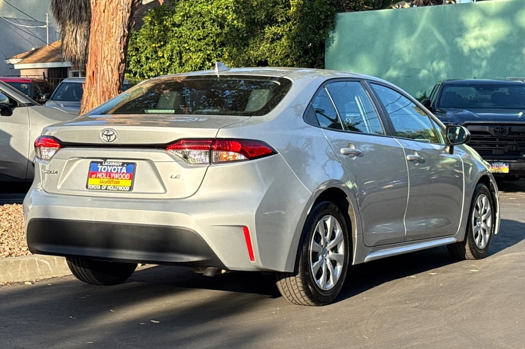 2023 Toyota Corolla LE photo 2