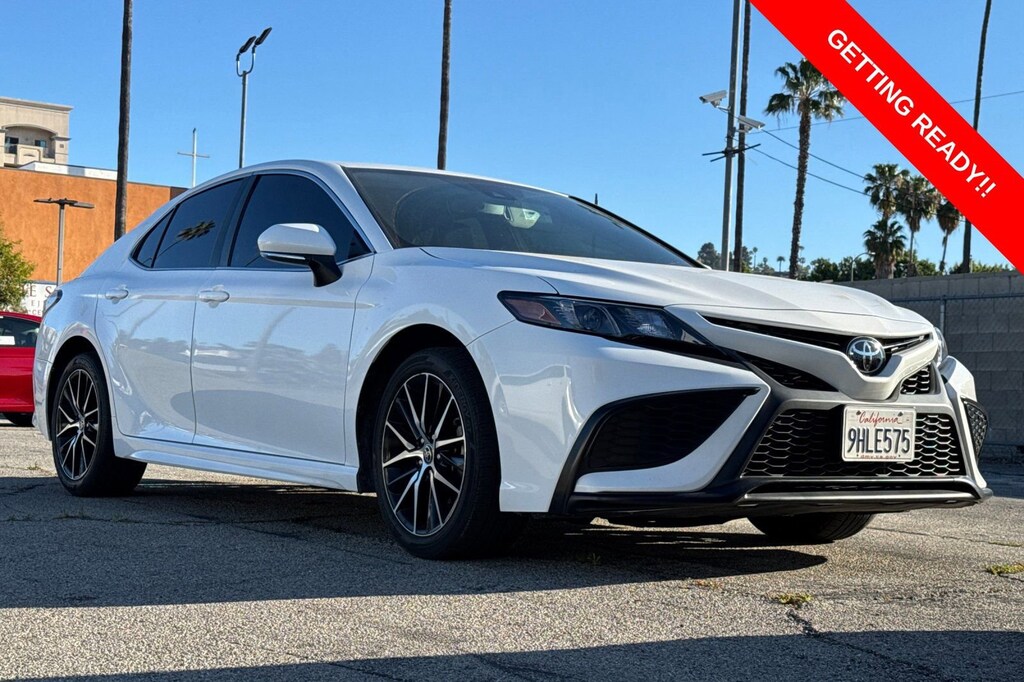 Used 2023 Toyota Camry SE Sedan