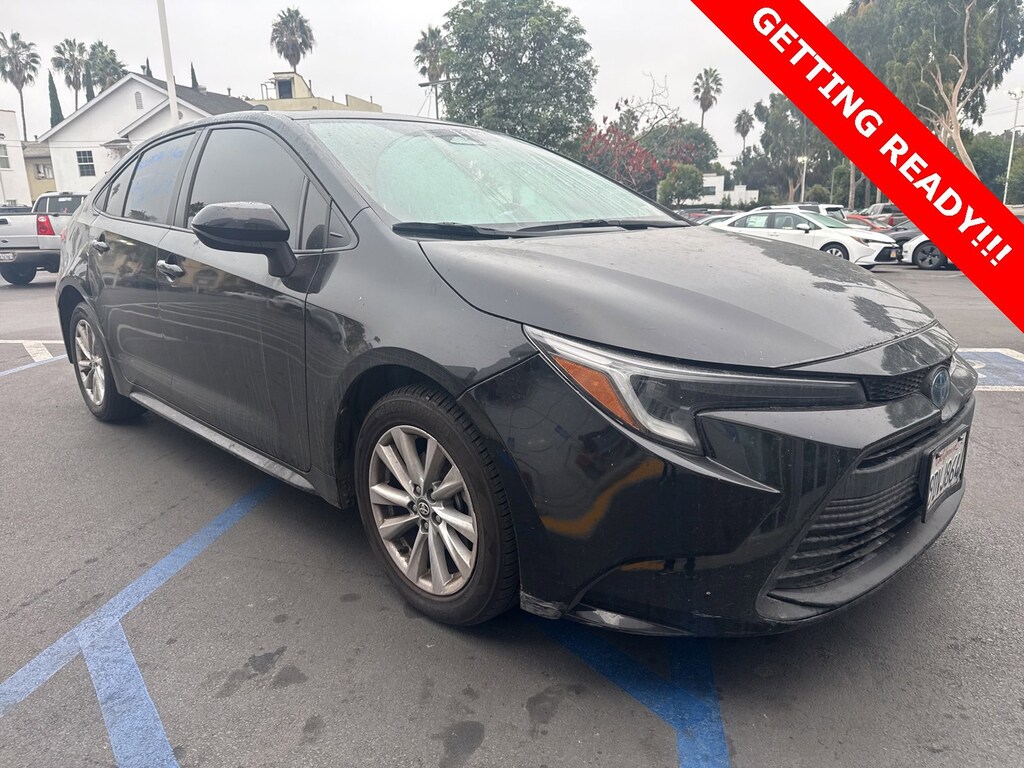 2023 Toyota Corolla Hybrid LE photo 2