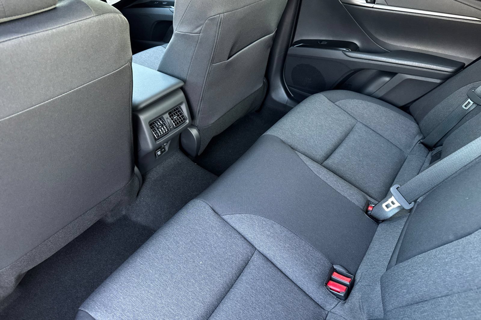 2026 Toyota Camry LE - Photo 13