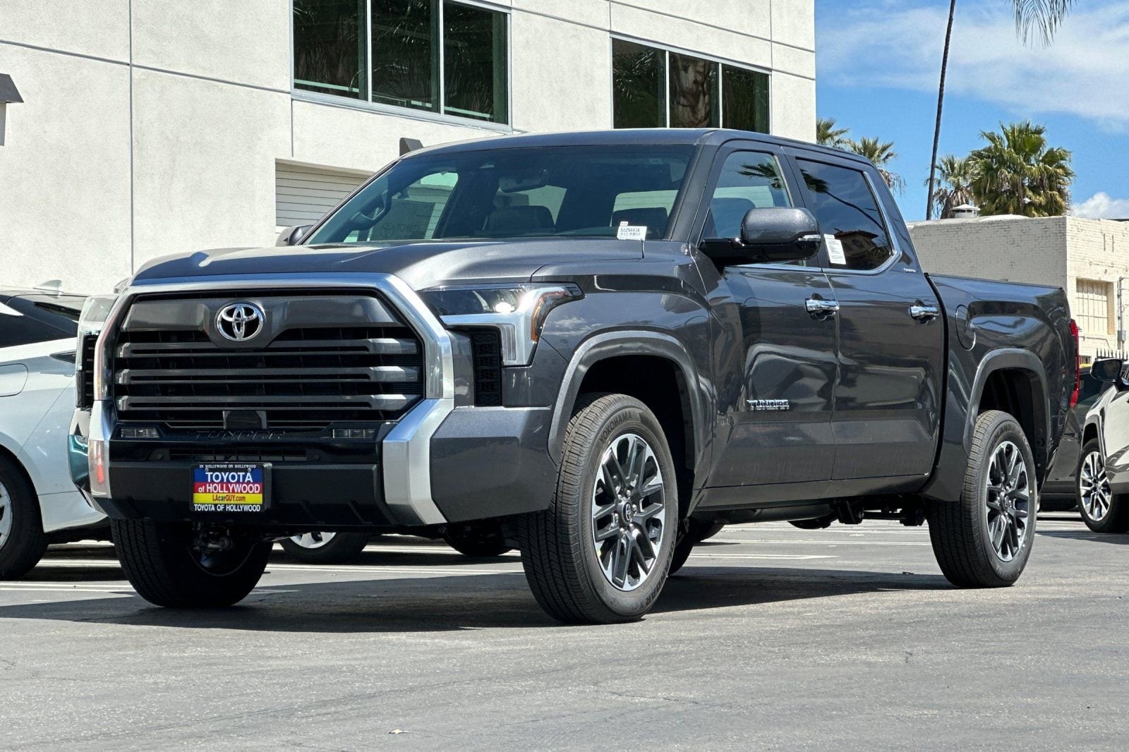 2025 Toyota Tundra Limited - Photo 7