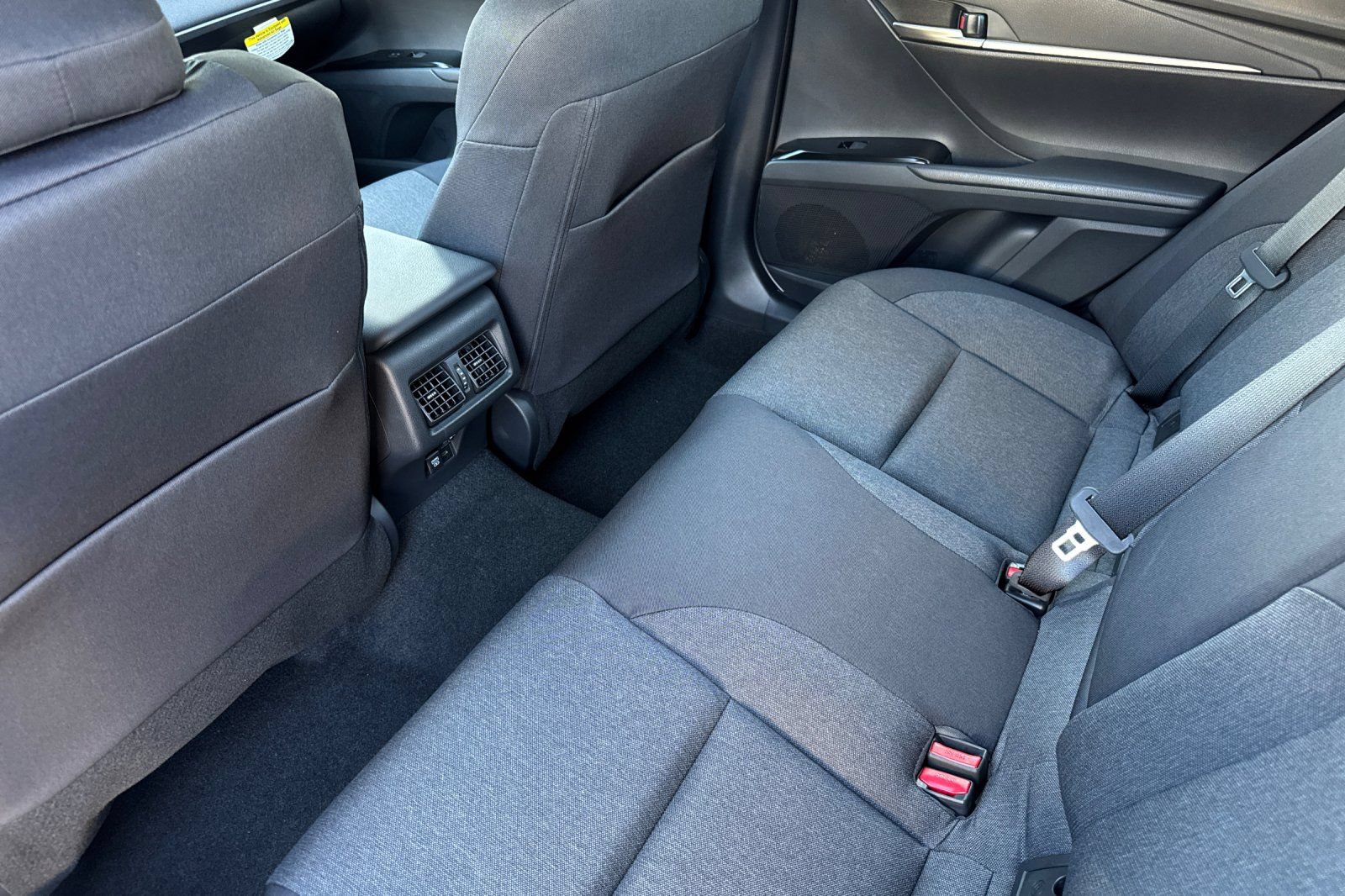 2026 Toyota Camry LE - Photo 13