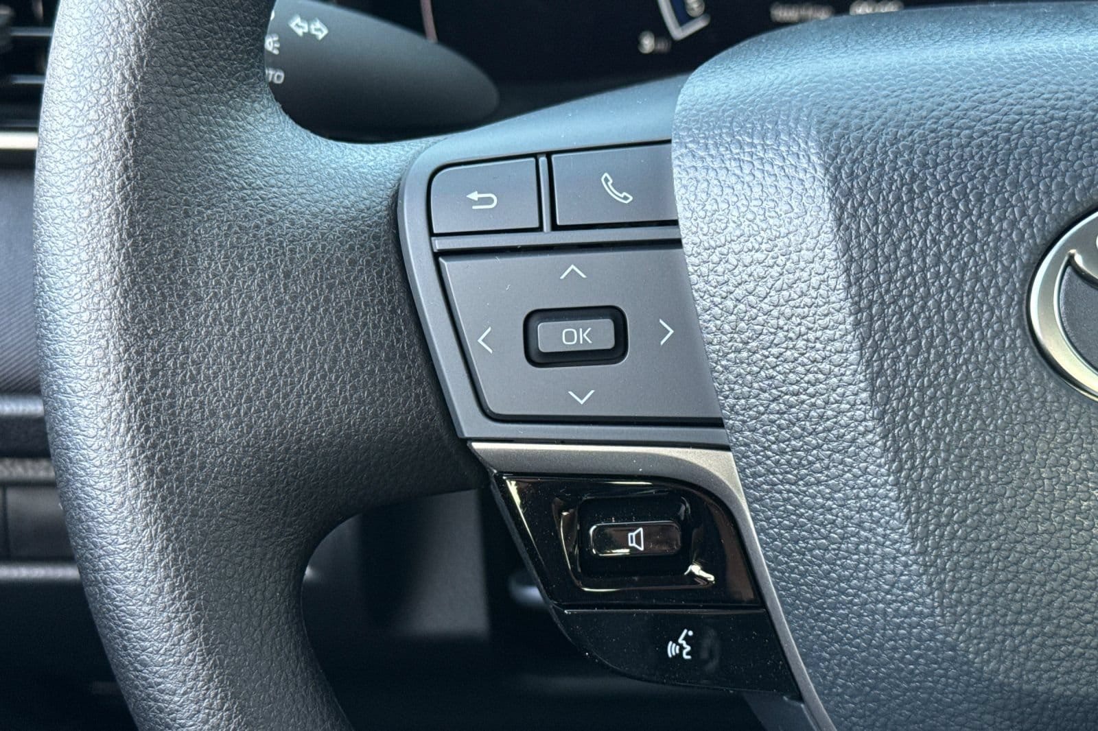 2026 Toyota Camry LE - Photo 27