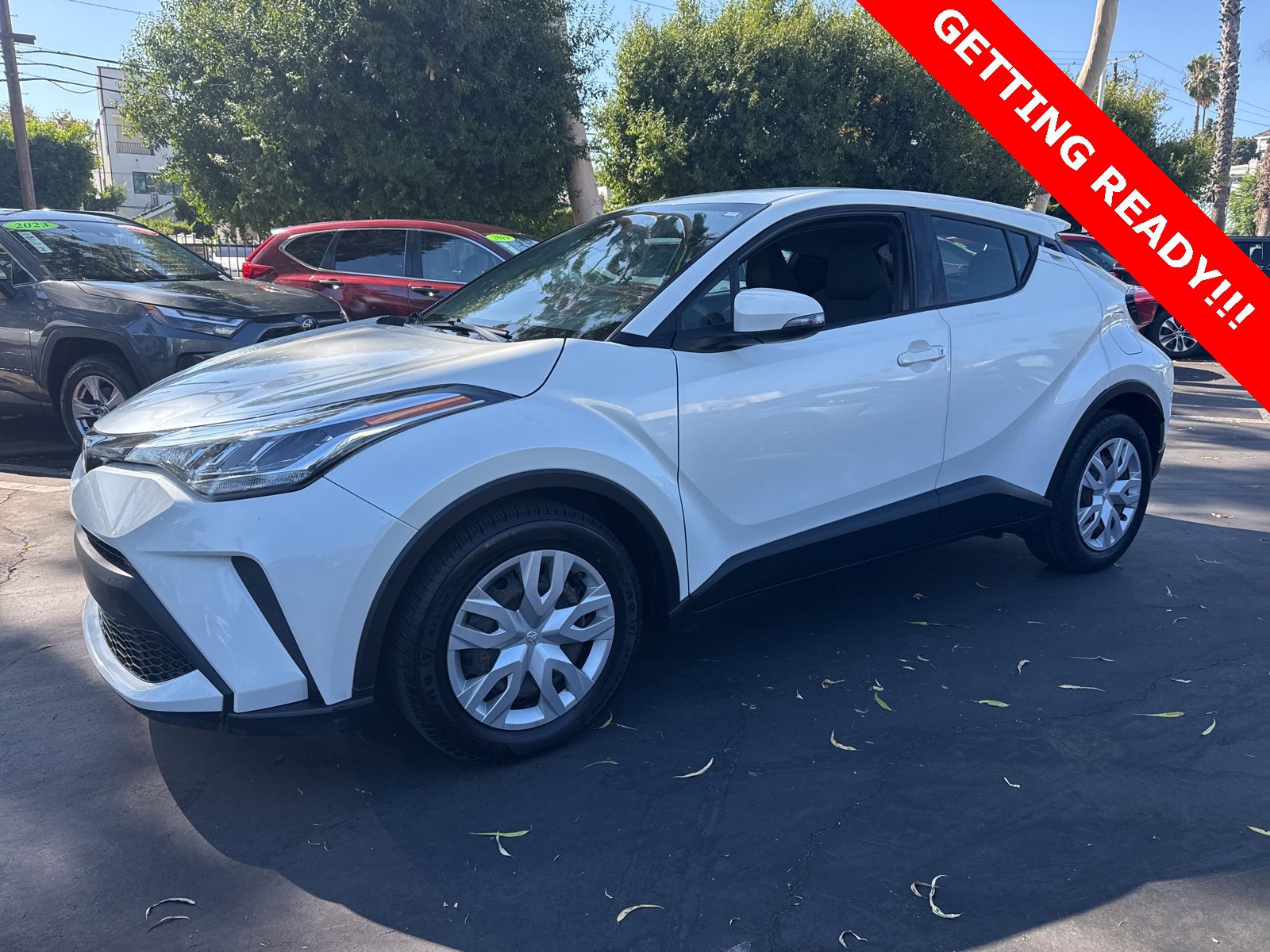 2021 Toyota C-HR LE photo 3