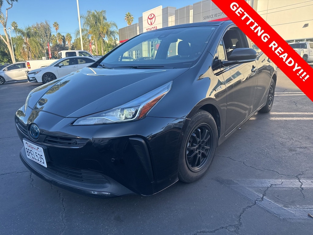 2020 Toyota Prius LE photo 3