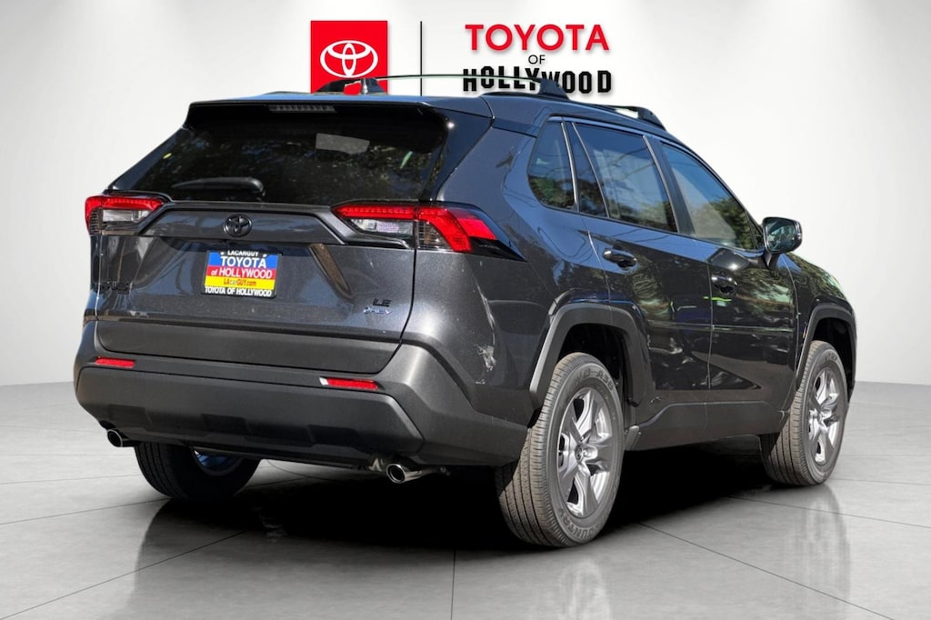2025 Toyota RAV4 Hybrid LE photo 3