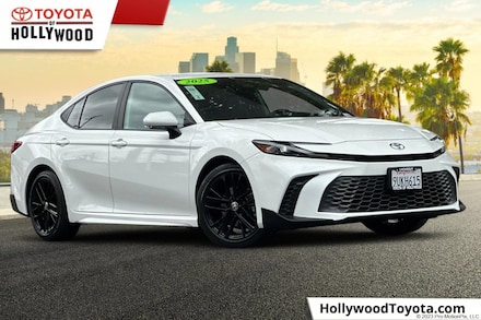 2025 Toyota Camry SE Sedan