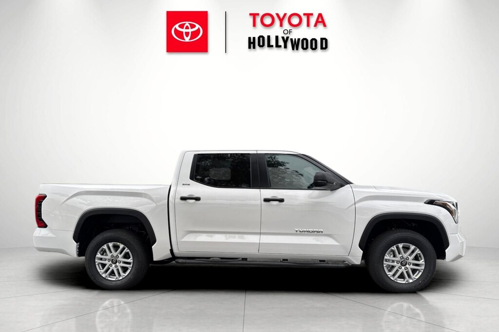 New 2026 Toyota Tundra SR5 SR5 CREWMAX 5.5