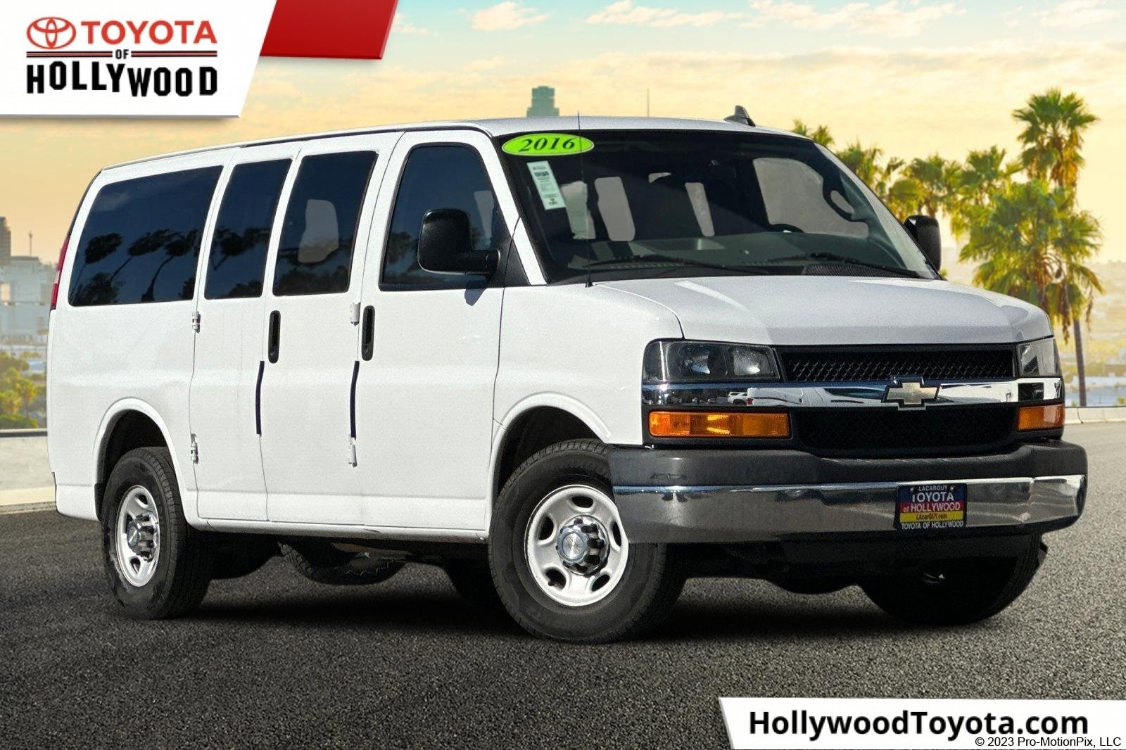 2016 Chevrolet Express Passenger LS's photo