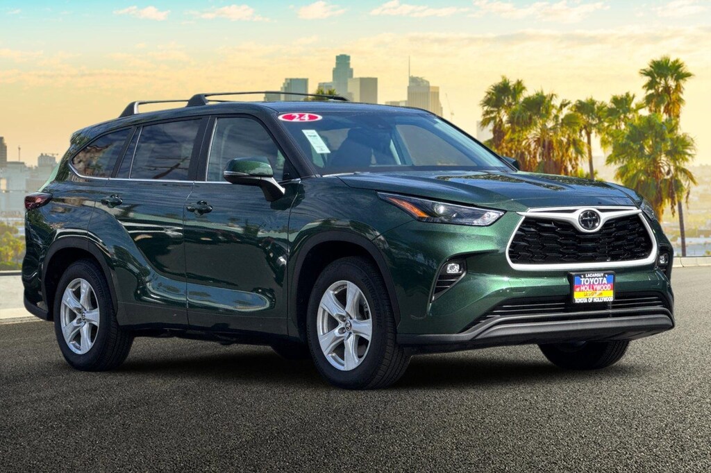 Used 2024 Toyota Highlander LE SUV