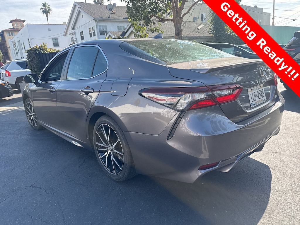 2022 Toyota Camry SE photo 4