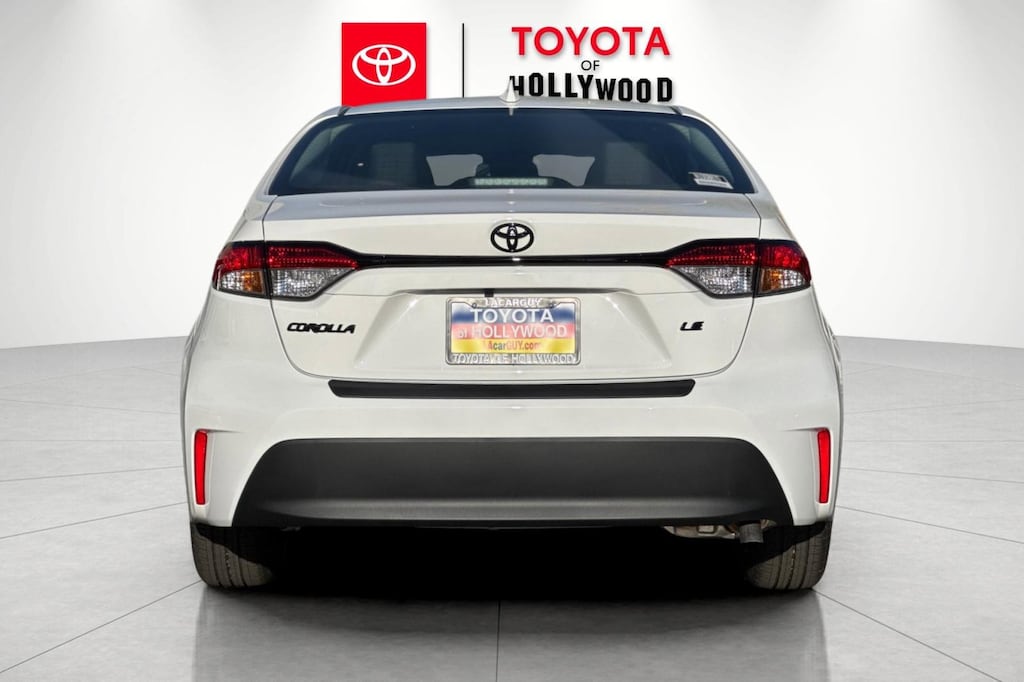2026 Toyota Corolla LE photo 4