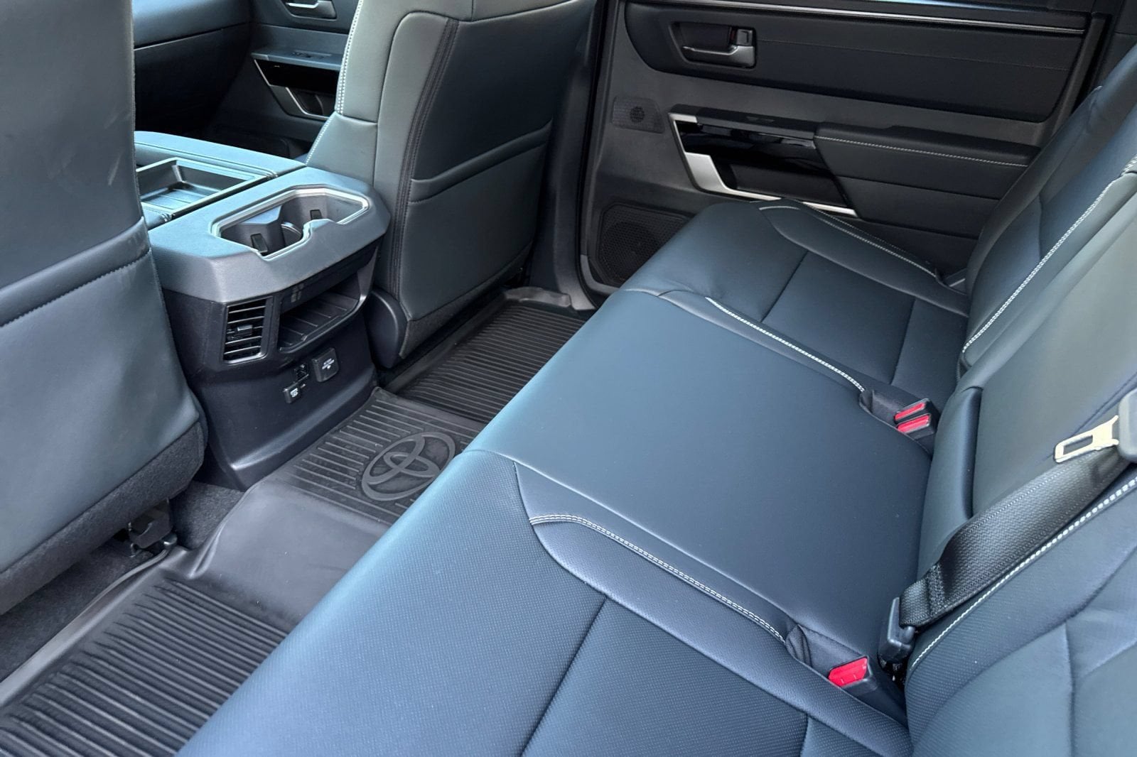 2026 Toyota Tundra Limited - Photo 13