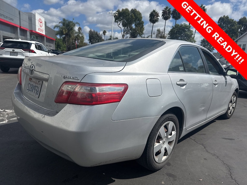 2009 Toyota Camry LE photo 3