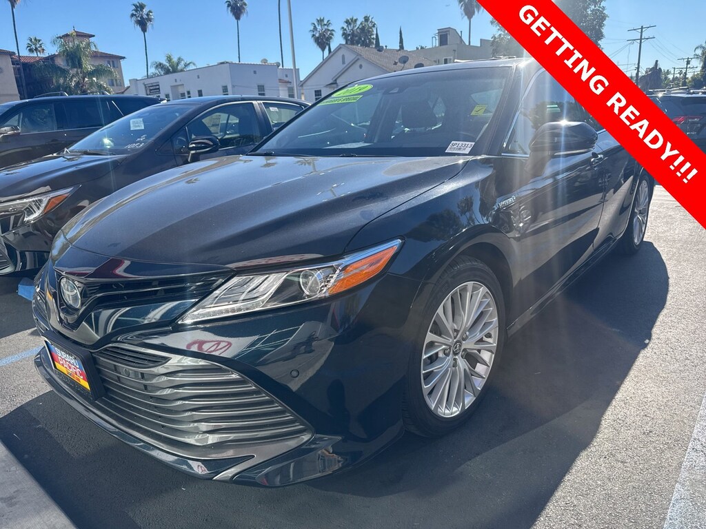 Used 2019 Toyota Camry Hybrid XLE Sedan