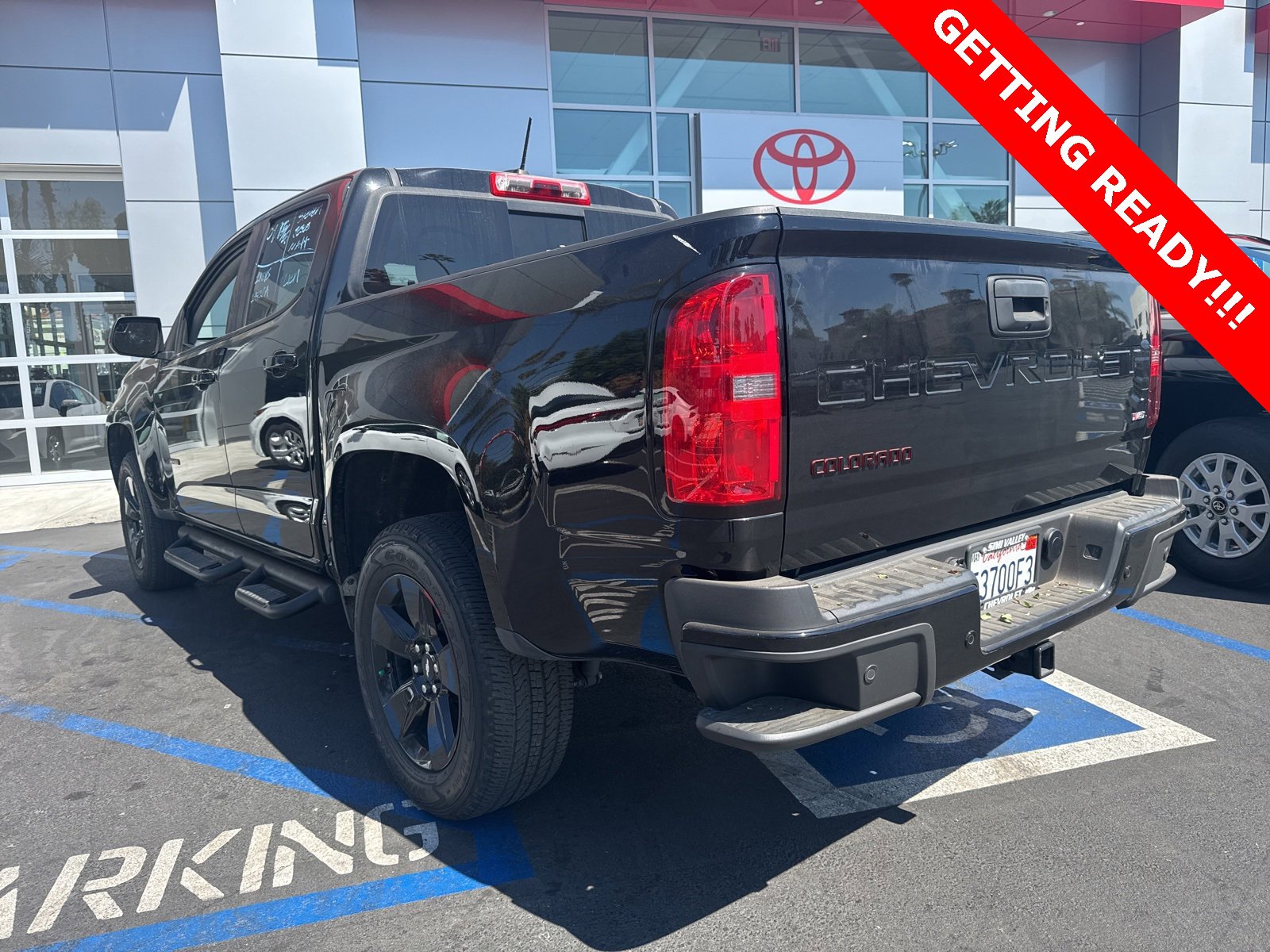 2021 Chevrolet Colorado LT photo 3