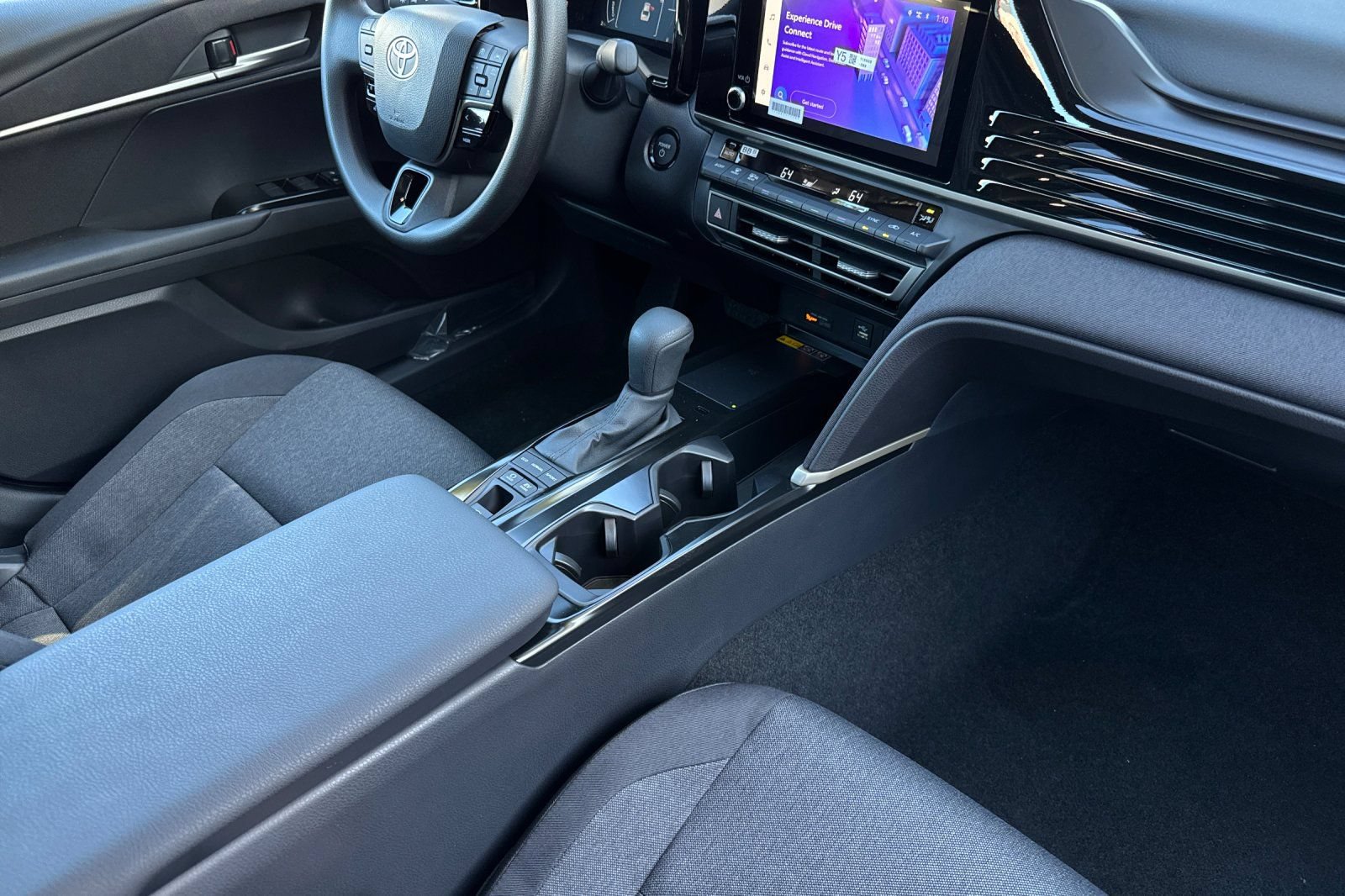 2026 Toyota Camry LE - Photo 17