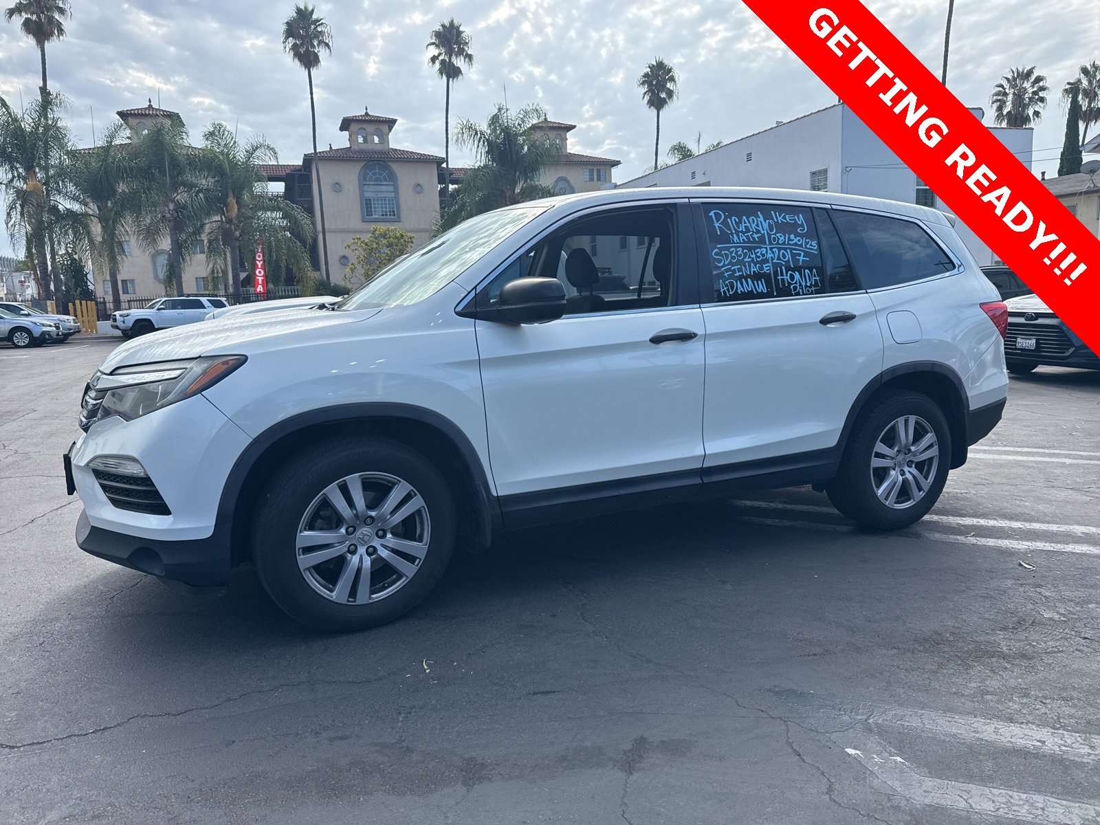 2017 Honda Pilot LX photo 2