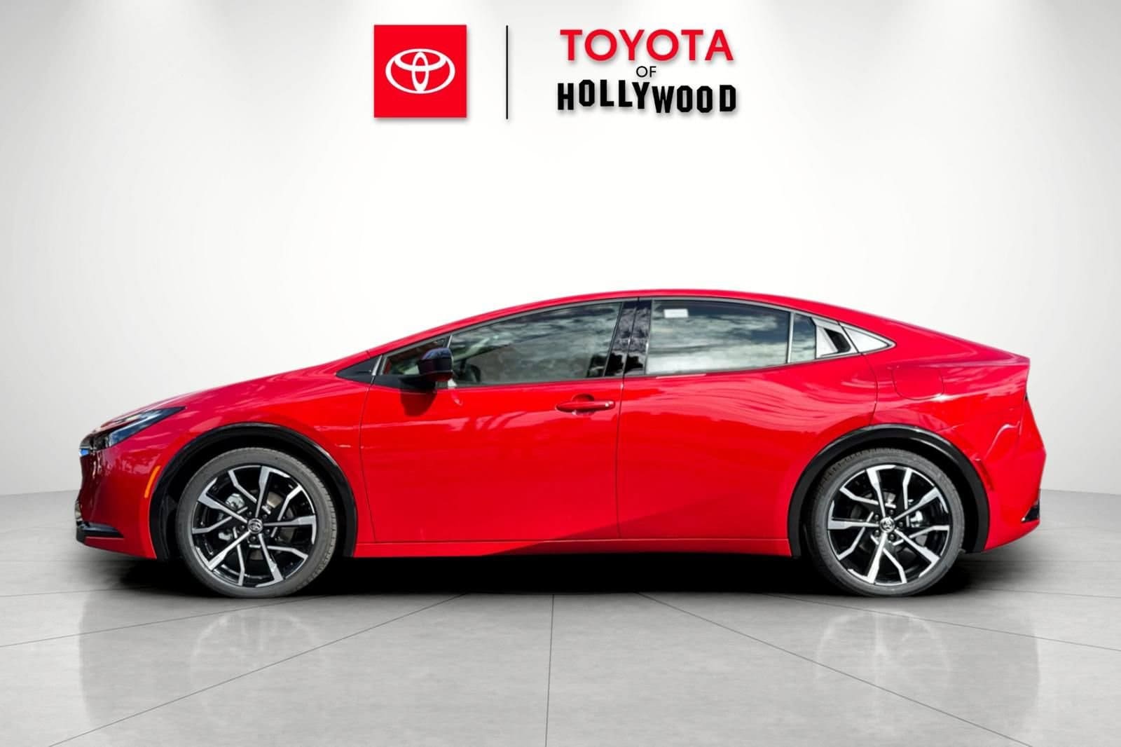 2026 Toyota Prius Plug-in Hybrid XSE - Photo 9