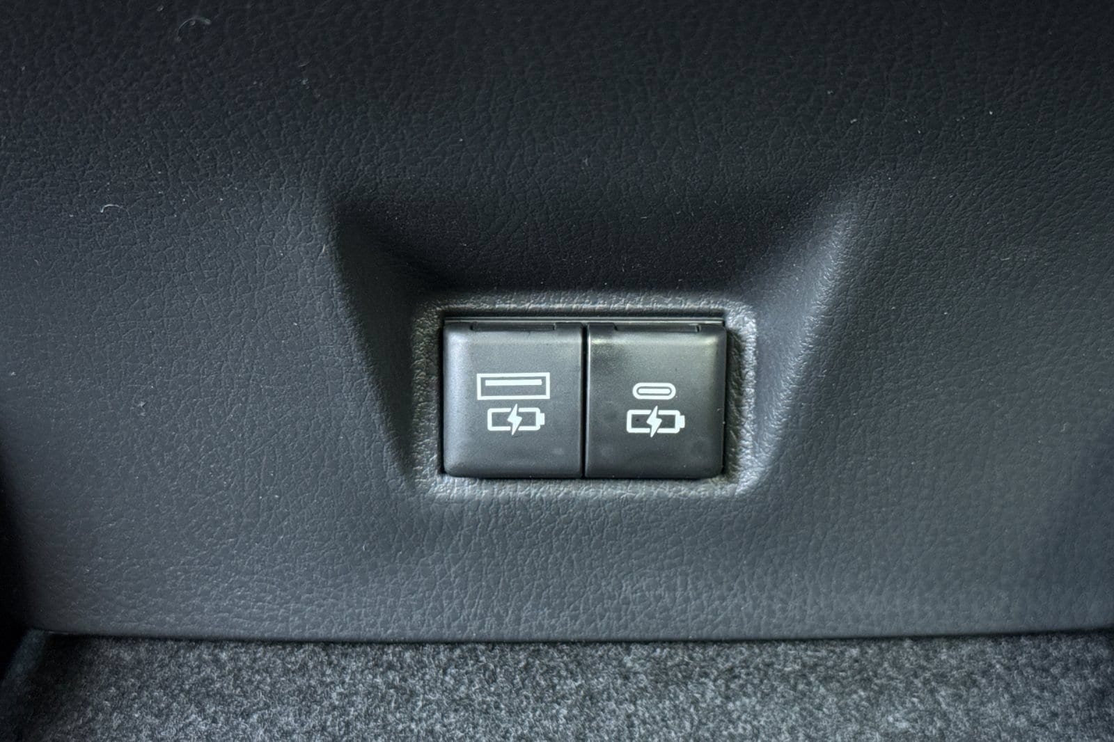 2026 Toyota Camry LE - Photo 14
