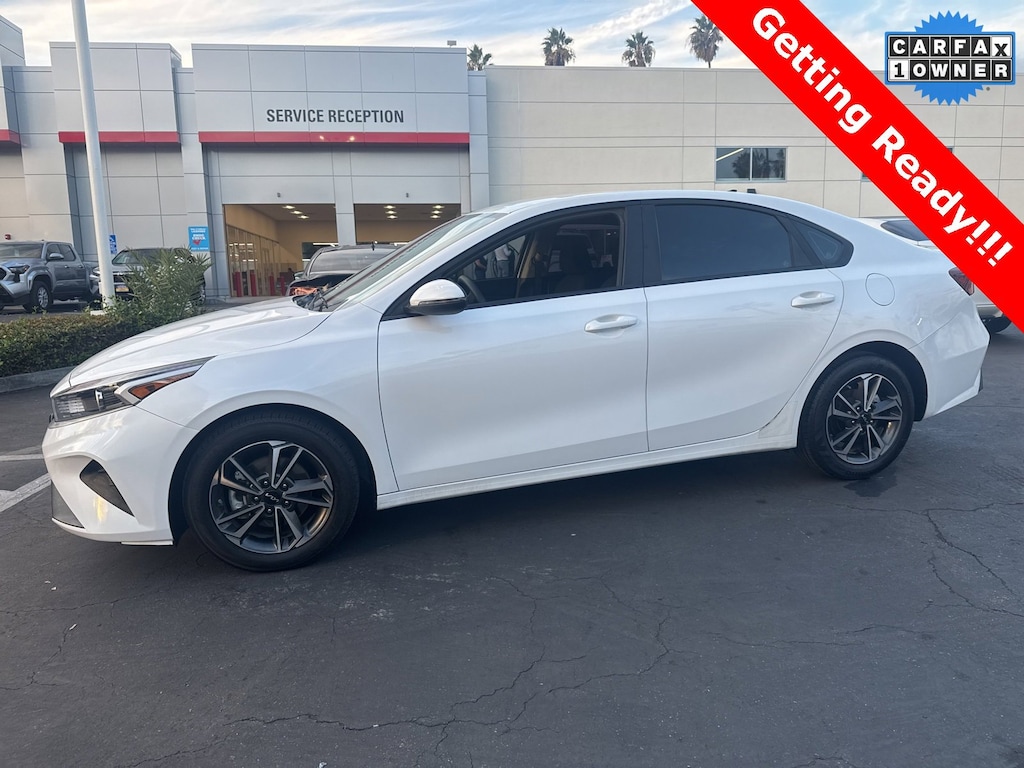 2023 Kia Forte LXS photo 3